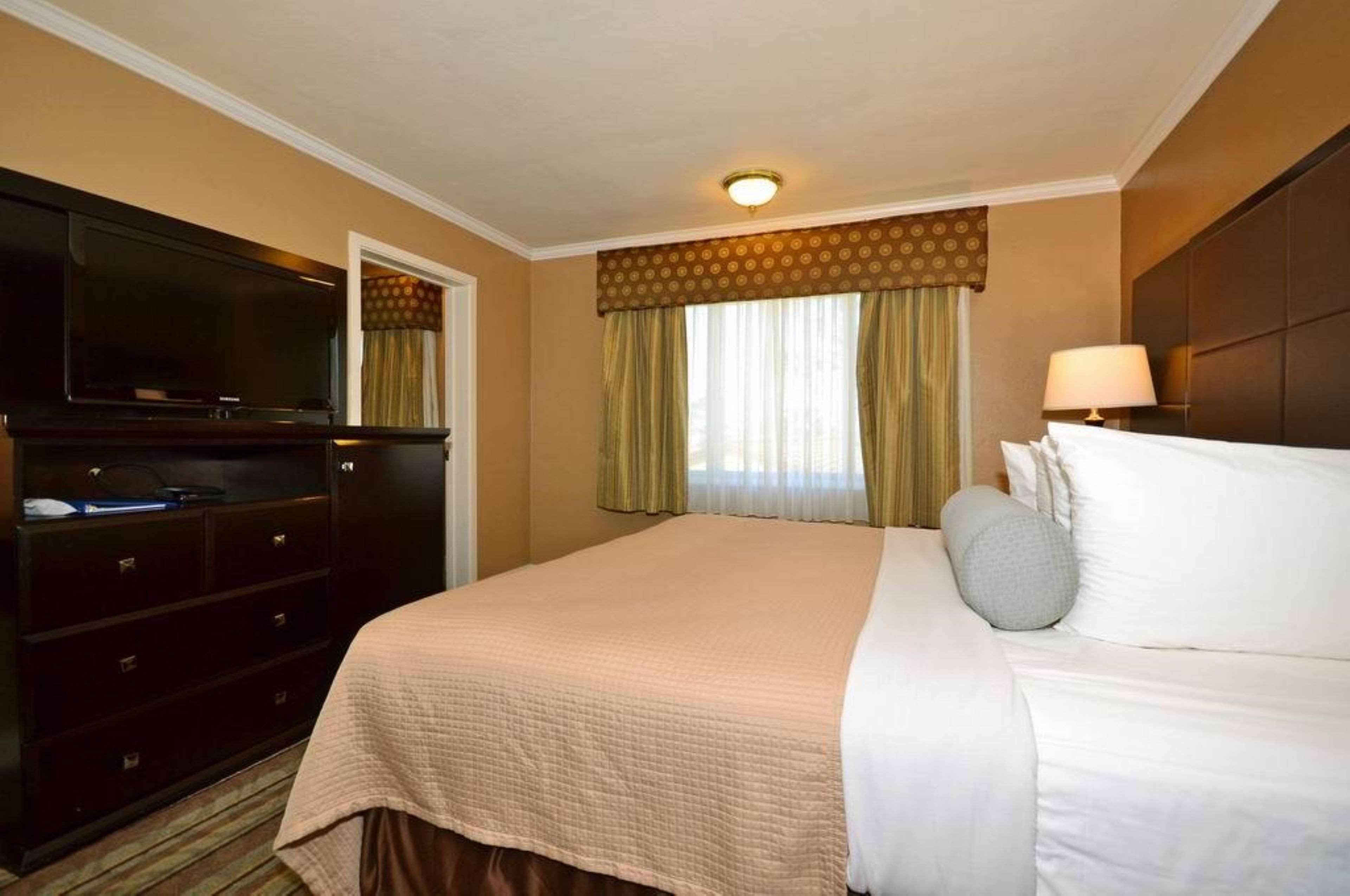 เบสท์ เวสเทิร์น คาร์เมลส์ ทาวน์ เฮาส์ ลอดจ์ Hotel Carmel-by-the-Sea ภายนอก รูปภาพ