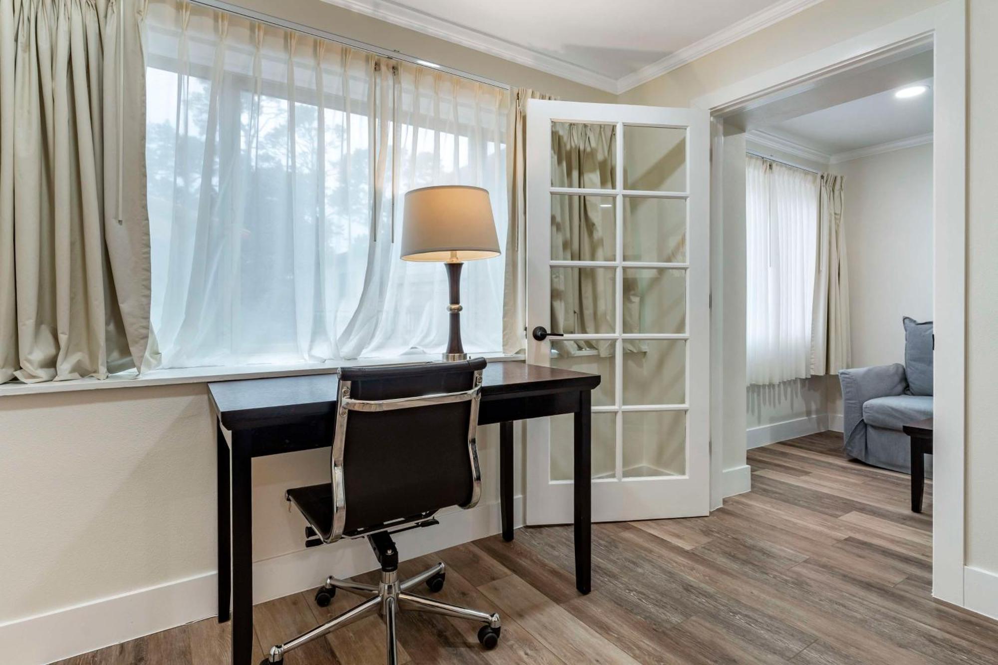 เบสท์ เวสเทิร์น คาร์เมลส์ ทาวน์ เฮาส์ ลอดจ์ Hotel Carmel-by-the-Sea ภายนอก รูปภาพ