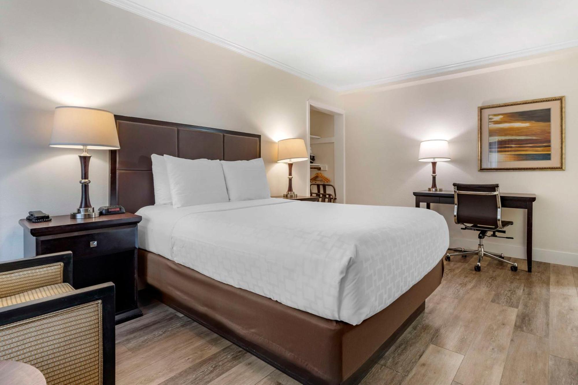 เบสท์ เวสเทิร์น คาร์เมลส์ ทาวน์ เฮาส์ ลอดจ์ Hotel Carmel-by-the-Sea ภายนอก รูปภาพ